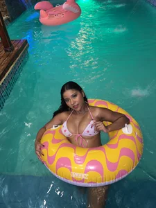 Sophia_brunette_02 Day off Billede 2
