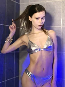 miumyaw I like to play in the bath Pic 4