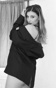 Sellena_love Your clothes on my body Pic 2