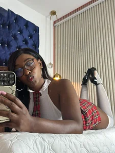 YallianaBrooks schoolgirl Pic 6