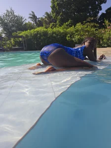 Sinfuldiva Public Pic 2