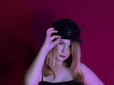 erinwang 🖤 Pic 2