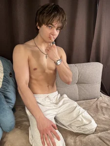 SteelBallsBig I can't help but show you my abs~ Gambar 4