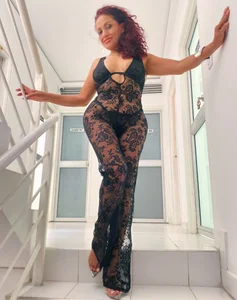 Kasandra_Gomez Climbing step by step… but the best part isn't the staircase, it's what the mirror reveals Immagine  5