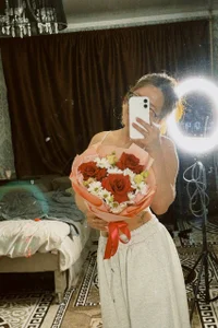 RebekahEifler Me + flowers Foto 3
