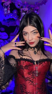 LanaKyutt VAMPIRE UWU Pic