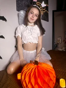 enchanted_bella Happy Halloween 🎃🐰 Pic 5