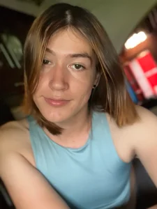 Koral_10 Hi my love, how's my new hair? I had it straightened for extra beauty, for you. Foto 4