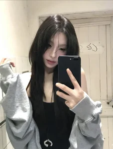 gigi_UwU_'s XXX Nude Photo 1