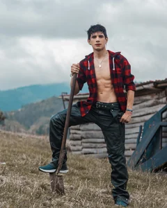 Jeick-Dawson YOU LUMBERJACK Pic