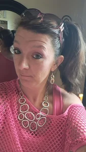 Sexy-Queen-Milf Public Pic 6