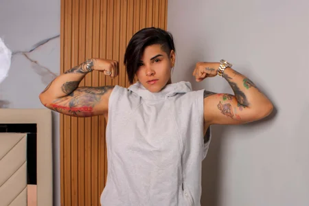 KAROLLJONES1 Muscles 💪 Pic