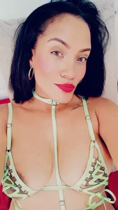 AdelaHaneix Public Foto