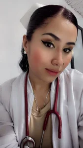 Sweet__Nurse1のNURSE NATASHAの 2枚の写真