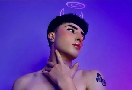 SebastianHiltonの🔥 Sin Comes With Wings 😇😈の 5枚の写真