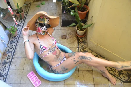 blurxi 🍉🍉  6টি ছবি