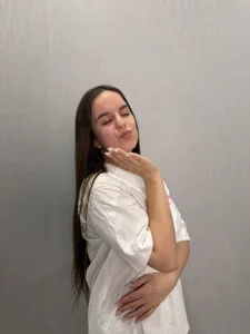 MarenCalarco Public Pic