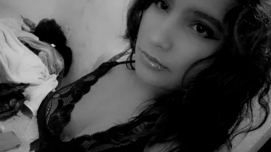 Chubby_Blonde_pm Public - {count, plural, one {תמונה אחת} two {שתי תמונות} many {# תמונות} other {# תמונות}}