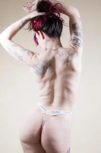 youngmilfBlossom Public Pic 4