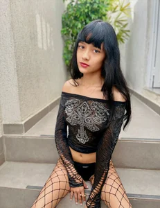 Cherry_Vixen_ Public Bilde 3