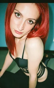 danna_spring 🍒 Wildly Irresistible ✨🖤 รูป  2