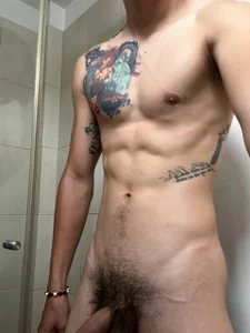 danielv_95 Hairy  3টি ছবি