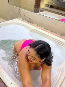 nairagold_ jacuzzy time Pic 2