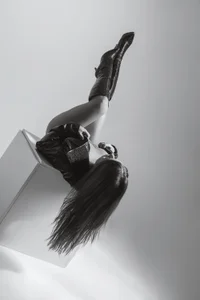 charlotte-Love09 black and white 🖤 Pic 3