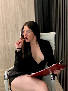 BeccaBaxter Your favorite secretary. Bilde 3