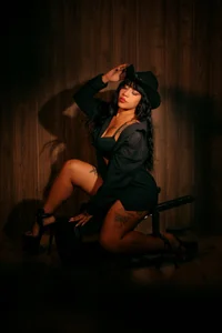 zhamira_21 The language of my body . fénykép