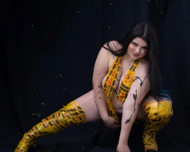 EYMI_TOMSOM curvy and delicious girl Foto 4