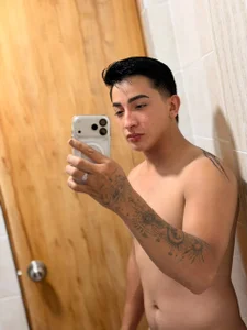 patrick_twink: Public ( 2 фото)