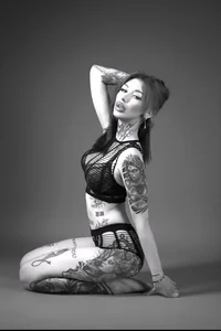 FoxxieLolla Black and White Hình 2