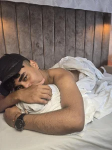 Jacob_606のI wait for you in my bed 🛏️の枚の写真