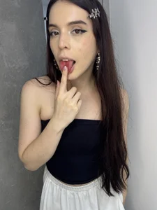 ElliPeaches tender girl 💖 Pic 2