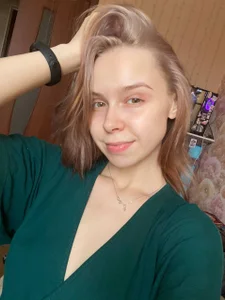 GlitchyDolly Business Woman Pic 3