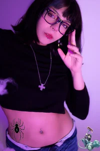 kaoriabyzz_のFeel trapped in my cobwebs🕸️の 4枚の写真