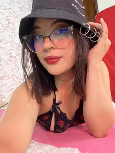 Riley_Skye Public Immagine  9