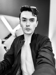 jakemagnus B&W Pic 4