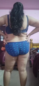 tamil_lathikaaa Public Foto 4