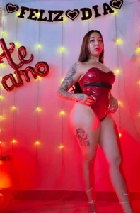 perla_hott1のValentine's Day ❤️💋の 2枚の写真