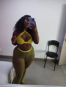 natasha_sexy69 Yellow 💛 Pic 5