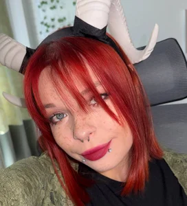 she-devil de ValBae  4 photos