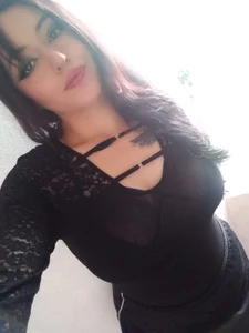 aura_r Public Pic 4
