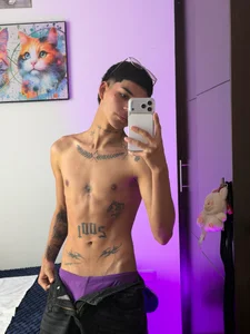 lukasstrong_ I love the color purple 💜 사진 2