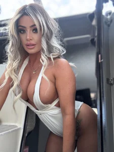 Daddysfilthysecret Victoria blonde 🙋🏼‍♀️  7টি ছবি