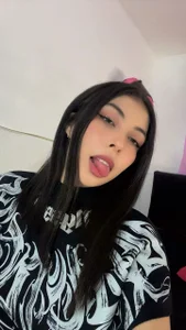 LunaGirl26's I'M LUNA Sex Photo 1