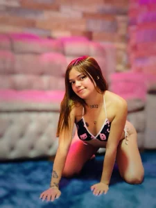 Zdjęcia Lya_Anal sensual skinny: 