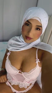 Amira-Zahra As sweet as you want it to be! 💗😈🧕 Pic 3