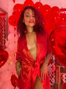 Red Vibes❤️ od DevoraHarper_  3 snímek